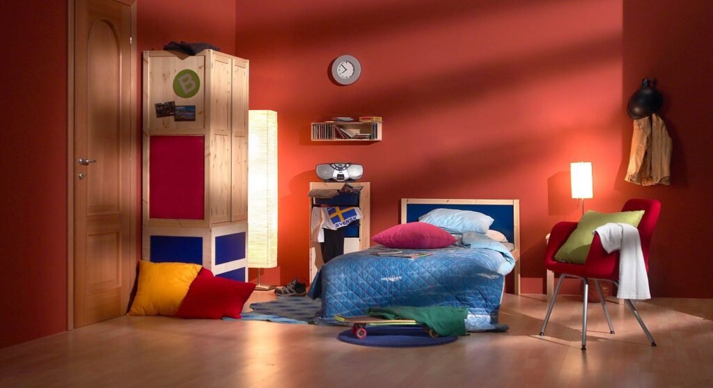 رنگ قرمز در دکوراسیون اتاق کودک